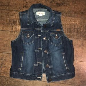 Jean sleeveless jacket